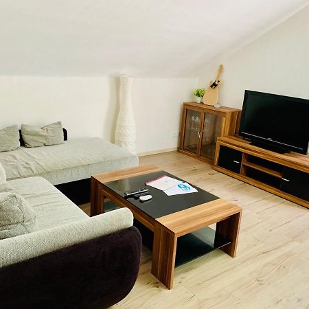 Villa Goncalves, Komplette Wohnung Mit Parkplatz Und Wallbox Vor Der Tuer Calw Exterior foto