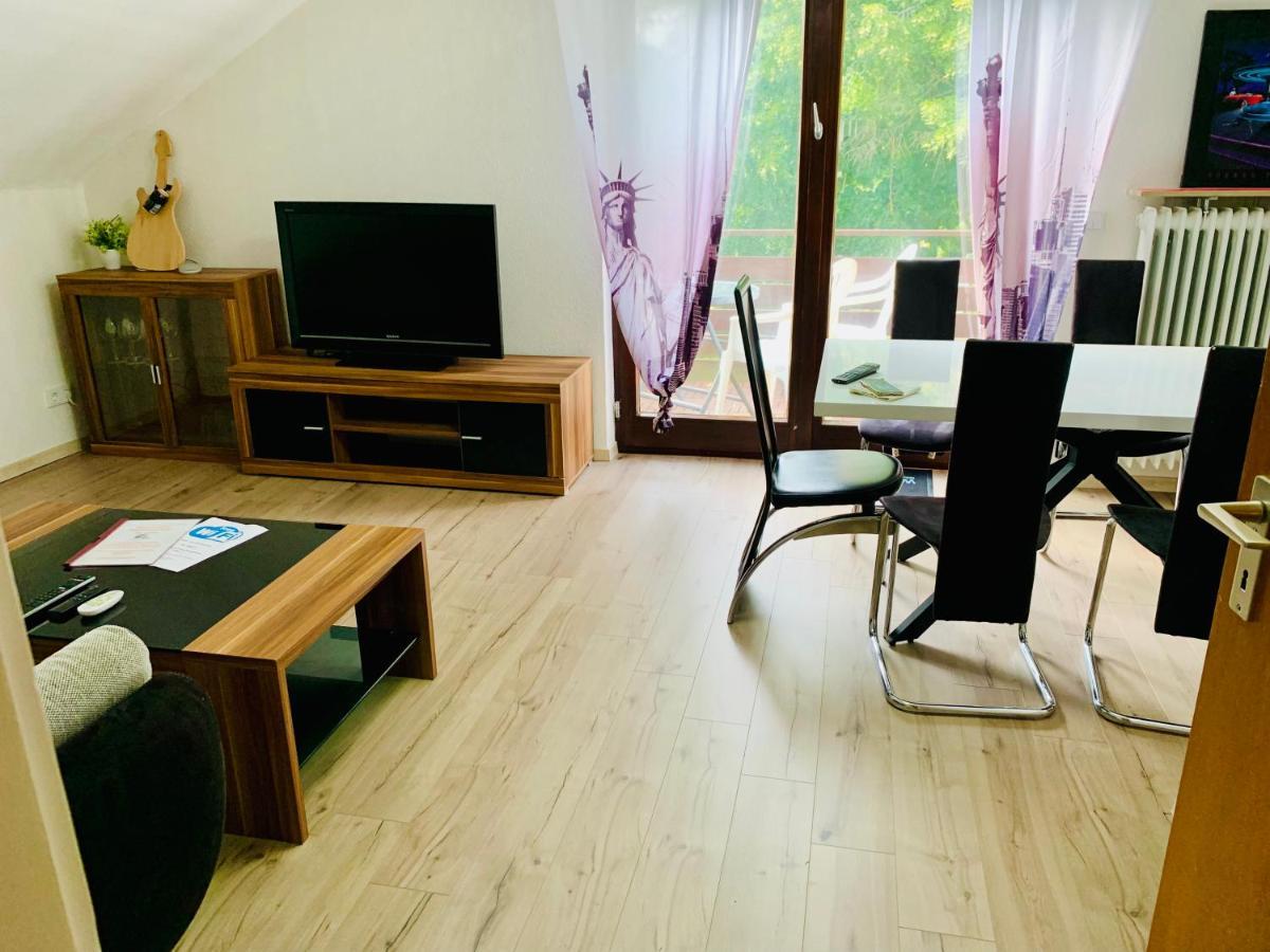 Villa Goncalves, Komplette Wohnung Mit Parkplatz Und Wallbox Vor Der Tuer Calw Exterior foto