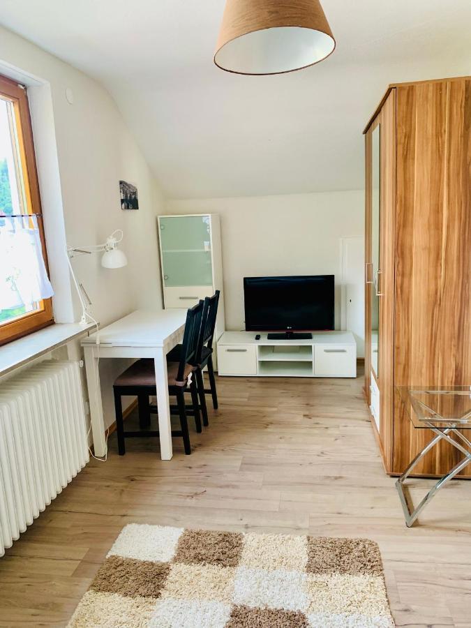 Villa Goncalves, Komplette Wohnung Mit Parkplatz Und Wallbox Vor Der Tuer Calw Exterior foto