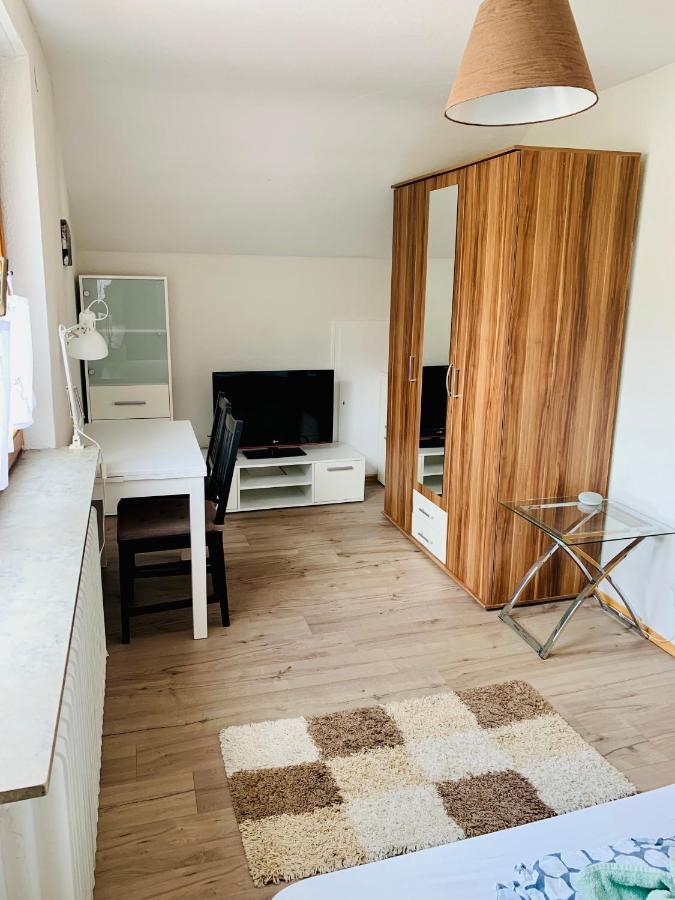 Villa Goncalves, Komplette Wohnung Mit Parkplatz Und Wallbox Vor Der Tuer Calw Exterior foto