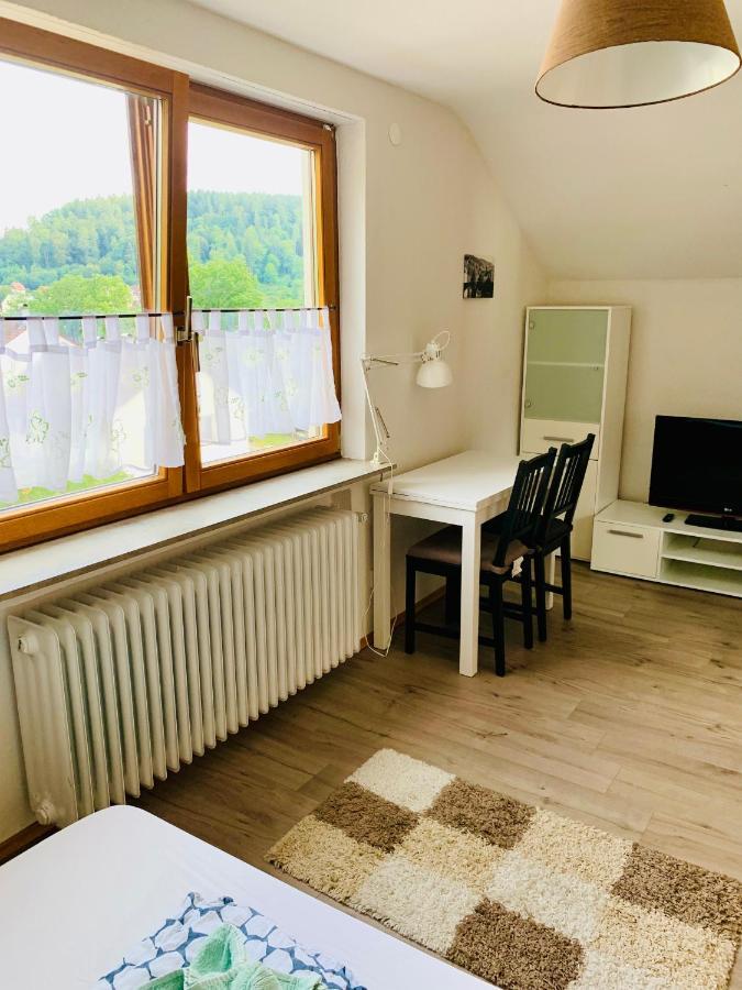 Villa Goncalves, Komplette Wohnung Mit Parkplatz Und Wallbox Vor Der Tuer Calw Exterior foto