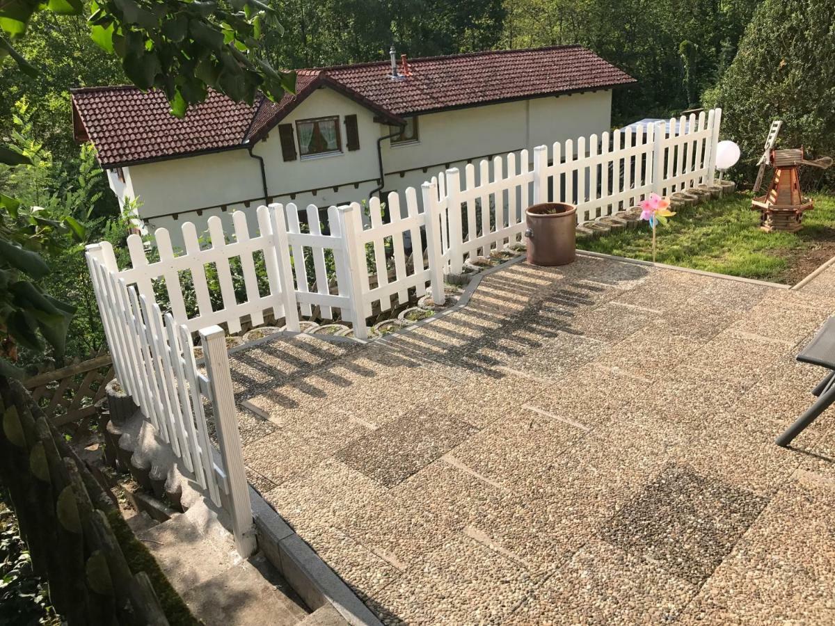 Villa Goncalves, Komplette Wohnung Mit Parkplatz Und Wallbox Vor Der Tuer Calw Exterior foto